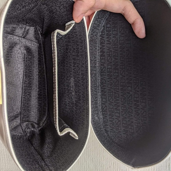 👜 VERSACE BEAUTIFUL VANITY BAG 👜💯 authenticb -  PRICE FIRM ✌️ - Picture 7 of 13